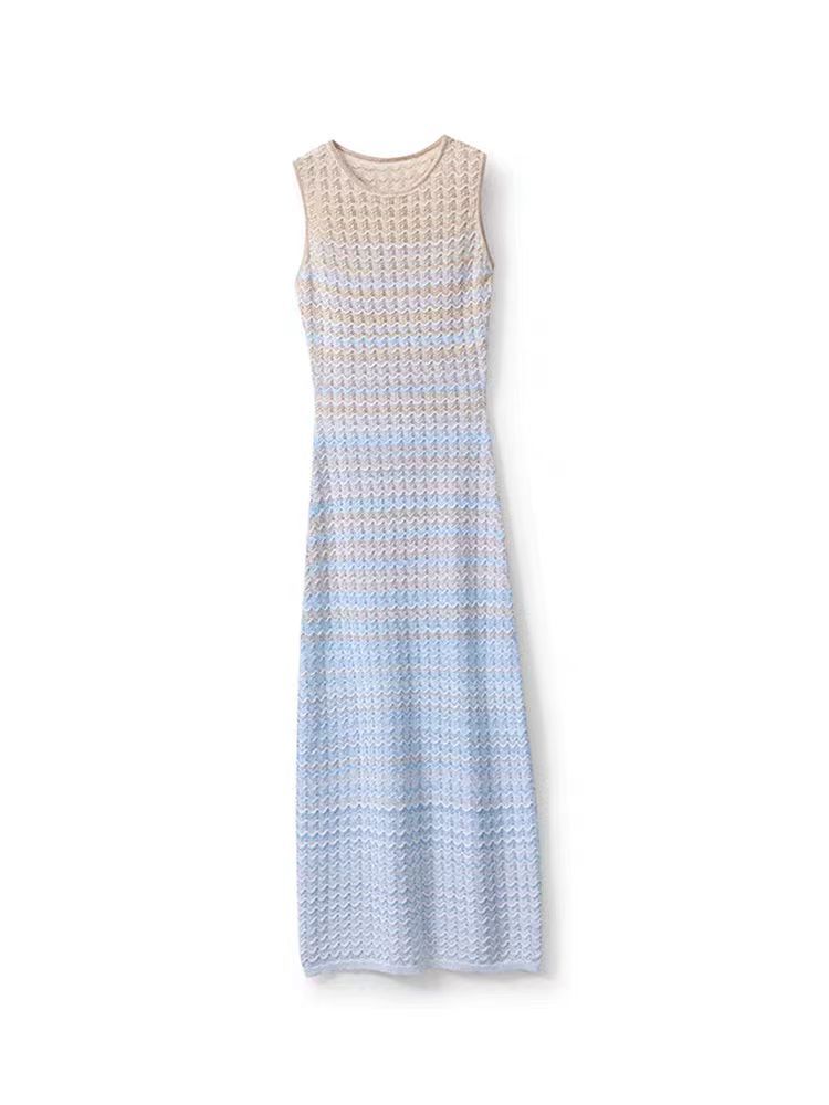Chic Gradient Knit Women's Maxi Dress Soft Material, Flattering Round Neck, Slender Fit