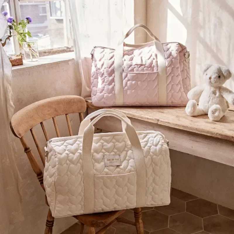 2025 New Korean Instagram Mommy Bag for Going Out Lightweight Diagonal Spanning Large Capacity Fashion Mommy BagHandheld Diaper X250220