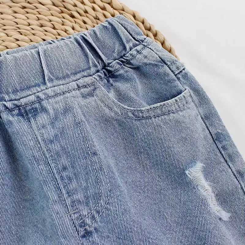 Childrens Clothing Baby Childrens Jeans 2024 Spring New 1-7 Year Old Boys and Girls Loose and Fashionable Perforated Jeans Z250220