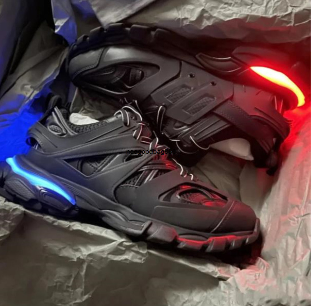 Track LED Sneaker shoes track 3 3.0 Designer Shoes Men Women Triple white black leather trainers sports Tracks Jogging Walking pyhx MDB