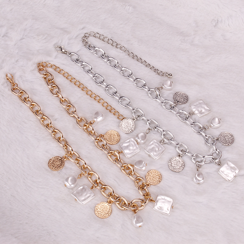 Vintage baroque faux pearl necklace women collarbone chain sweater chain ins niche design feeling