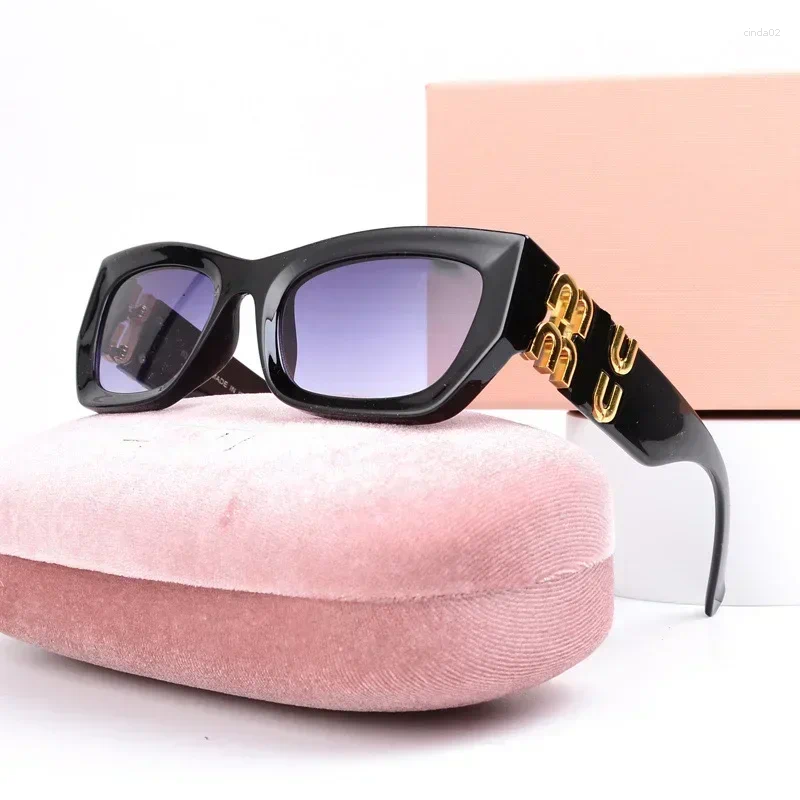 Sunglasses Men's And Women's With Cat Eye Design Luxurious Small Base Fashionable UV4002025 Novelty