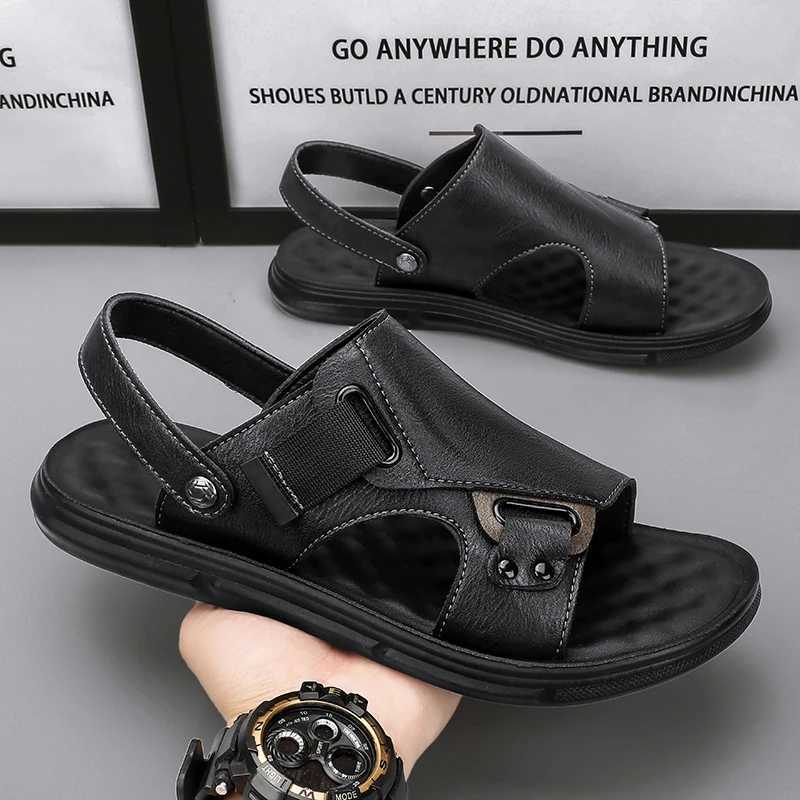 New Arrival Sandals men casual wear dad dual-use slippers men middle-aged beach shoes T250220