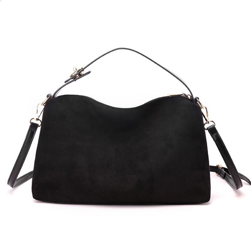 Ladies high-end large capacity bag womens simple commuting single shoulder handbag autumn and winter fashionable versatile womens bag 240923