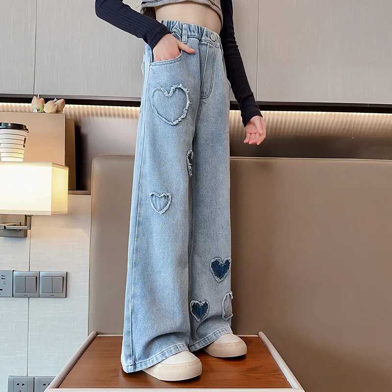 Big girls school wide leg pants heart-shaped design casual and loose 2025 New Year fashion long jeans childrens Korean Sle Trouser Z250220