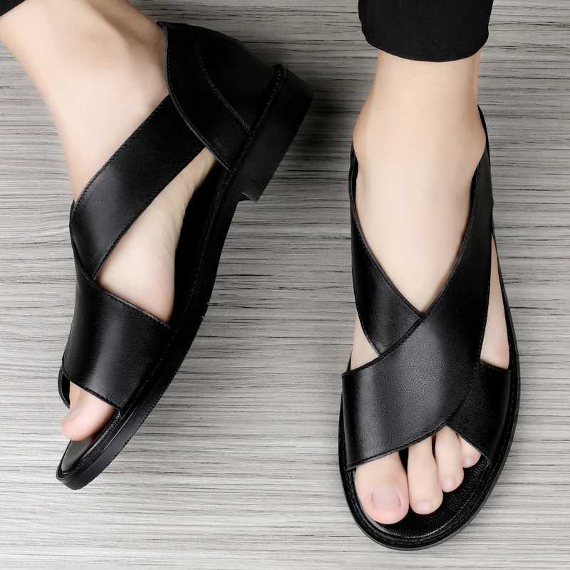 New Arrival New Genuine Leather Mens Sandals Flat Open Toe Rome Style Mens Sandals Summer Breathable Beach Gladiator Sandals for Men T250220