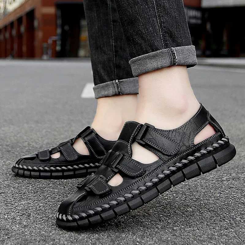 New Arrival New Summer Leather Men Sandals Fashion Breathable Casual Shoes Men Soft Bottom Outdoor Beach Sandals Roman Slippers Big Size 47 T250220