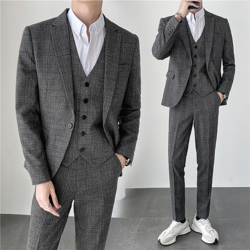 X220Elegant Men's Fall Seasonal Outfit - Classic Plaid Suit Trio Featuring a Modern Korean Touch