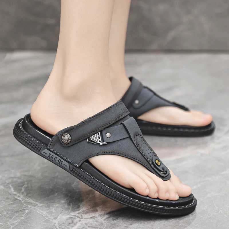 New Arrival Anti slip mens beach sandals fashion brand casual mens shoes comfortable leather simple mens slippers retro mens summer half shoes T250220