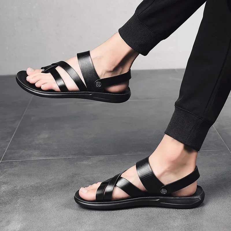New Arrival Outdoor Beach shoes men Flip Flops fashion breathable Summer Light genuine leather Casual Shoes Slides Black Sandal men T250220