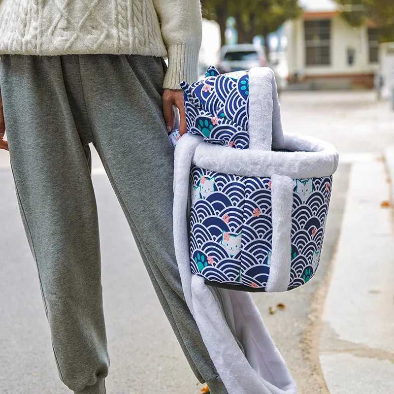Dog Travel Bowls Bags Outdoor Travel Puppy Dog Carrier Bacpack Winter Warm Pet Carrying Bags Velvet Winter Hiding Pet Bag Cat Dog Out Backpack Travel 