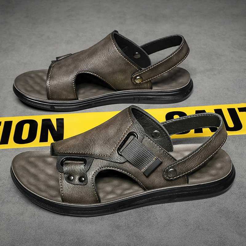 New Arrival Sandals men casual wear dad dual-use slippers men middle-aged beach shoes T250220