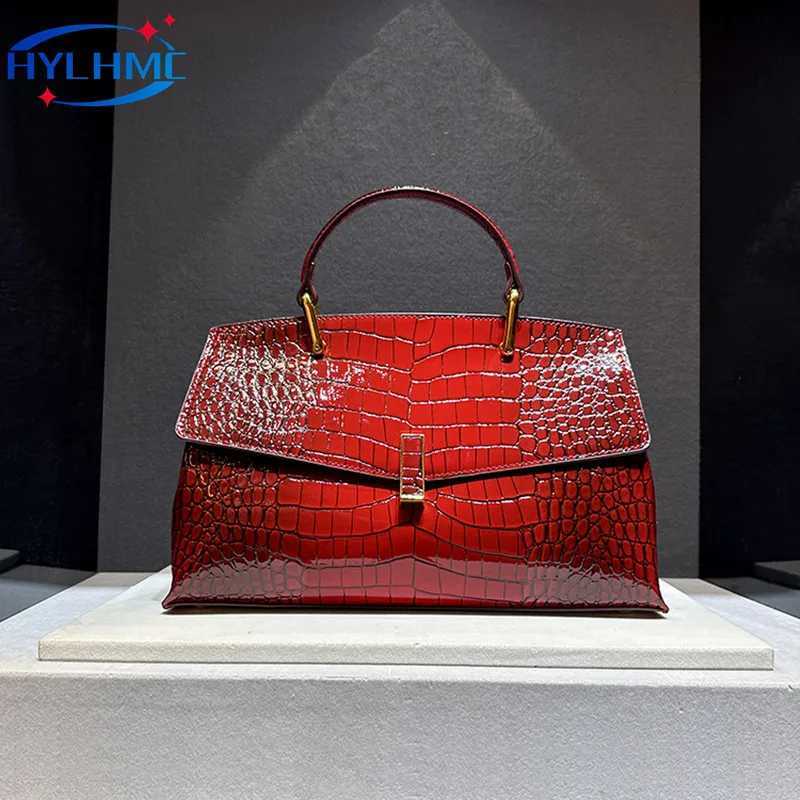 Luxury Fashion Leather Women Handbags Crocodile Pattern Lady Shoulder Messenger Red Bag New Large Capacity Portable Shell Bags Z250220