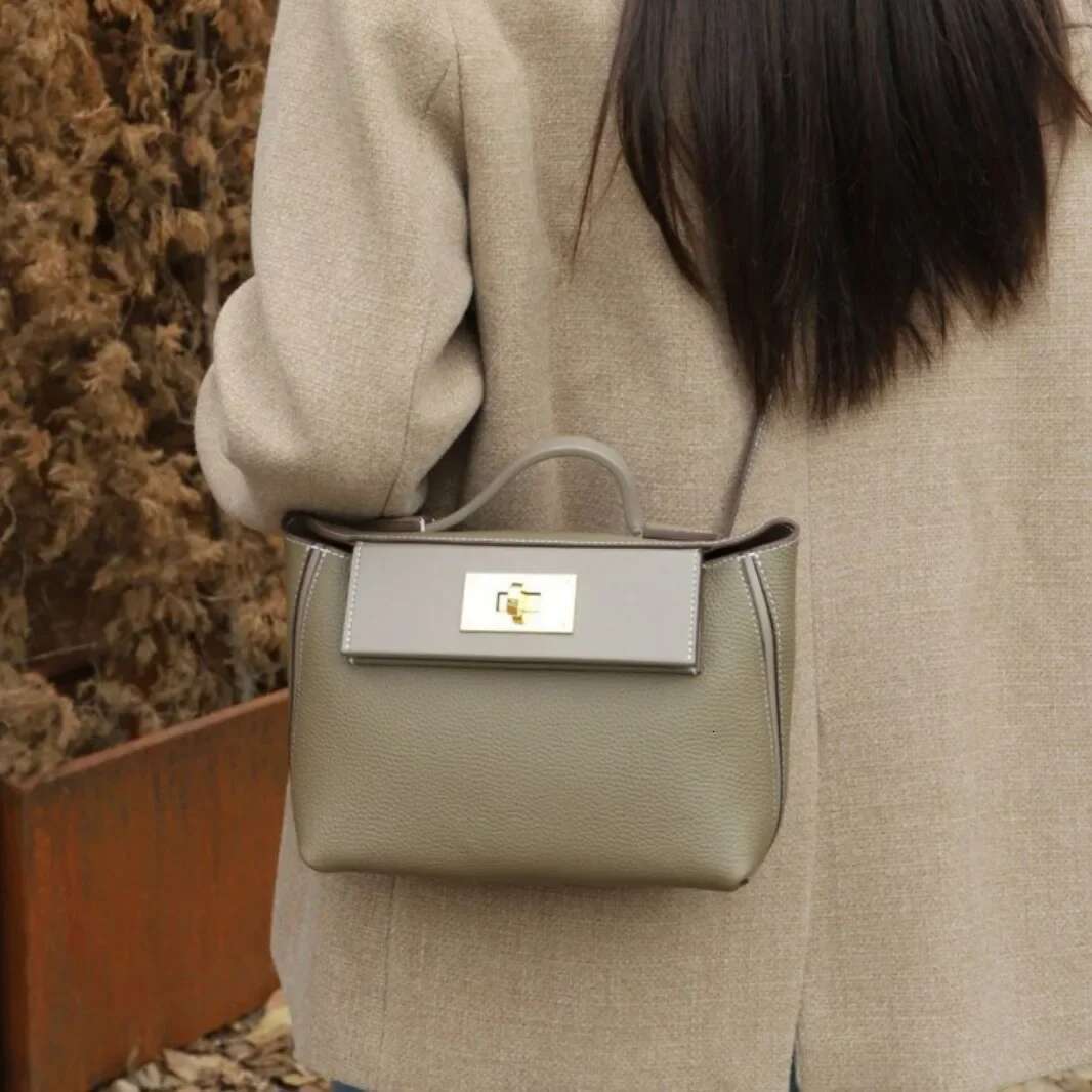 Fashionable High-End Feel Cow Leather Crossbody 2424 Model Large Capacity Commuting Single Shoulder Mail Bag New 2024