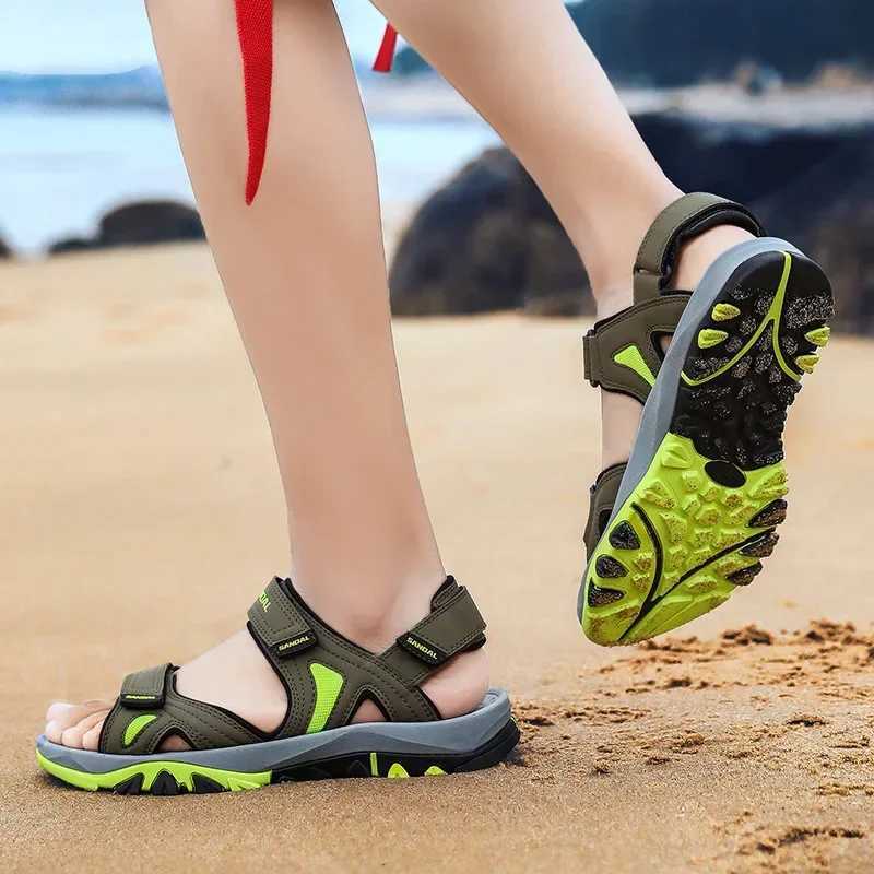 New Arrival Shoes Mens Sandals Summer 2025 Outdoor Classics Walking Men Sandals Big Size 46 Gladiator Sandals New Platform Water Footwear T250220