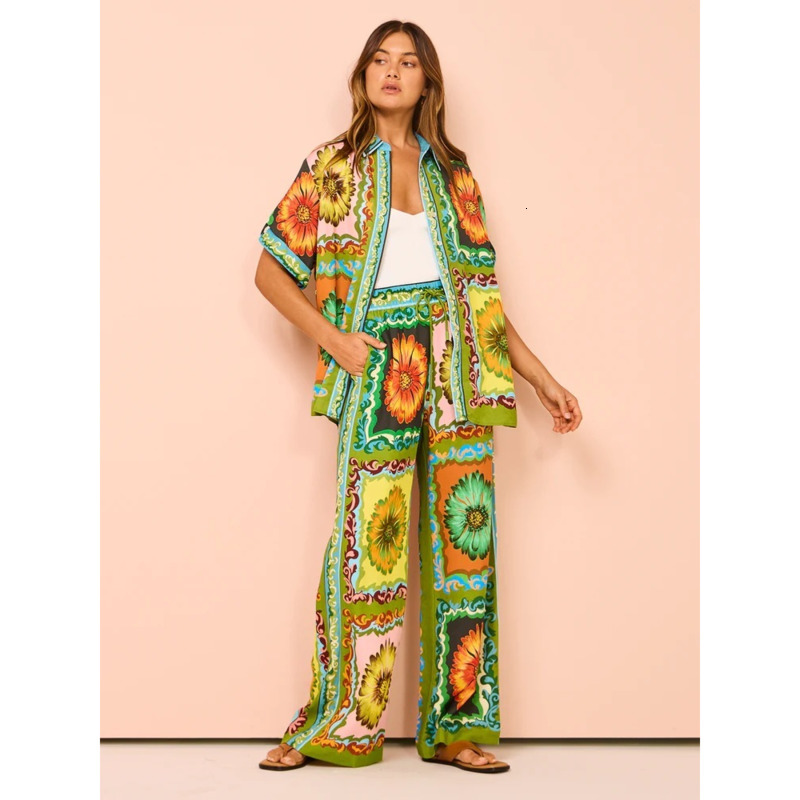 Women Tracksuits Two Pieces Set Designer 2025 New Fashionable Personalized Printed Short Sleeve Colored Holiday Leisure Lace Set 19 Colors