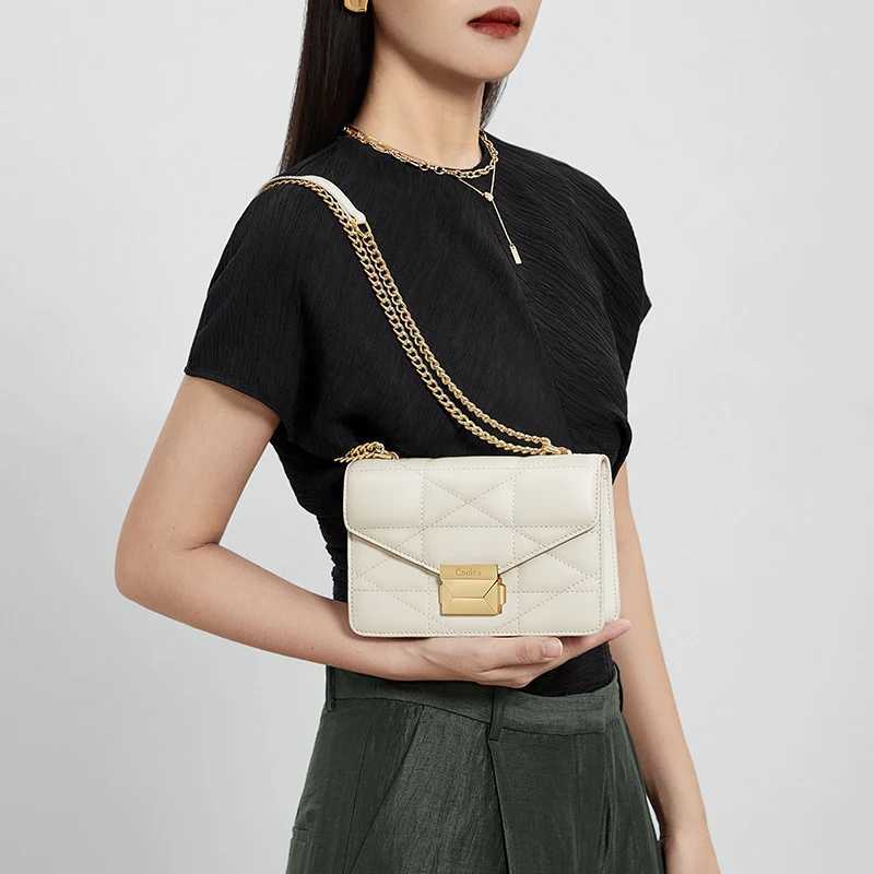 Leather Shoulder Bag for Women Crossbody Bag with metal strap White Color Z250220