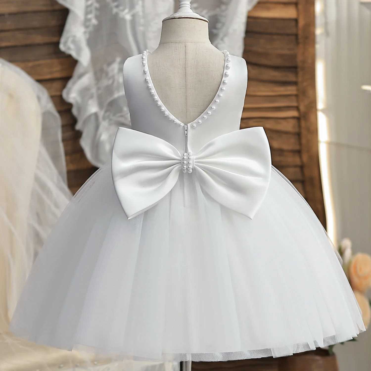 Cute children without backs princess dresses with sleeveless pearls elegant girls birthday party dresses floral girls wedding dresses Tutu dresses X25