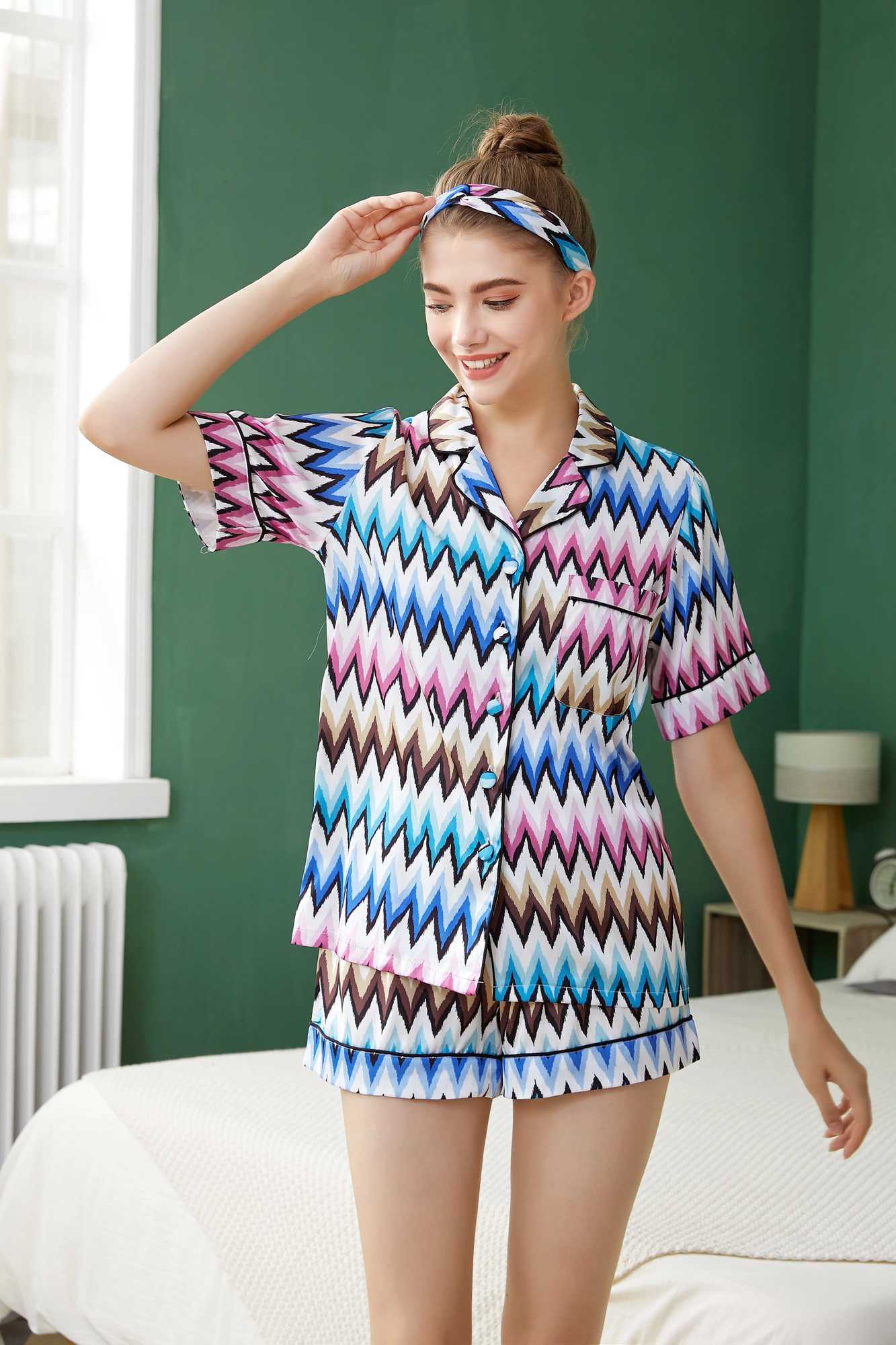 Women Zigzag Print Design Fashion Print Home Clothes Silk Satin Shorts Women Short PajamasXJ250220