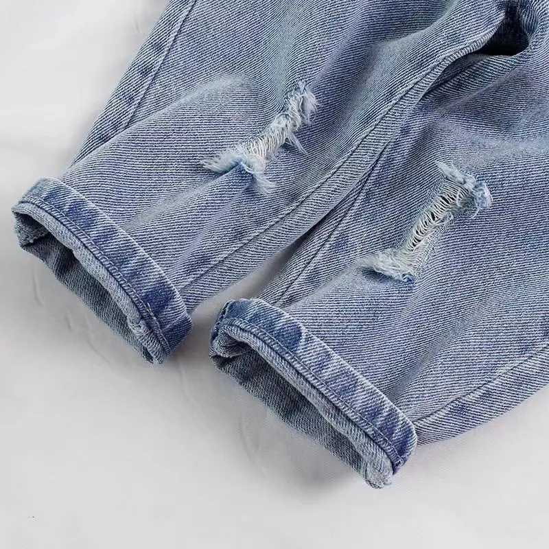 Childrens Clothing Baby Childrens Jeans 2024 Spring New 1-7 Year Old Boys and Girls Loose and Fashionable Perforated Jeans Z250220