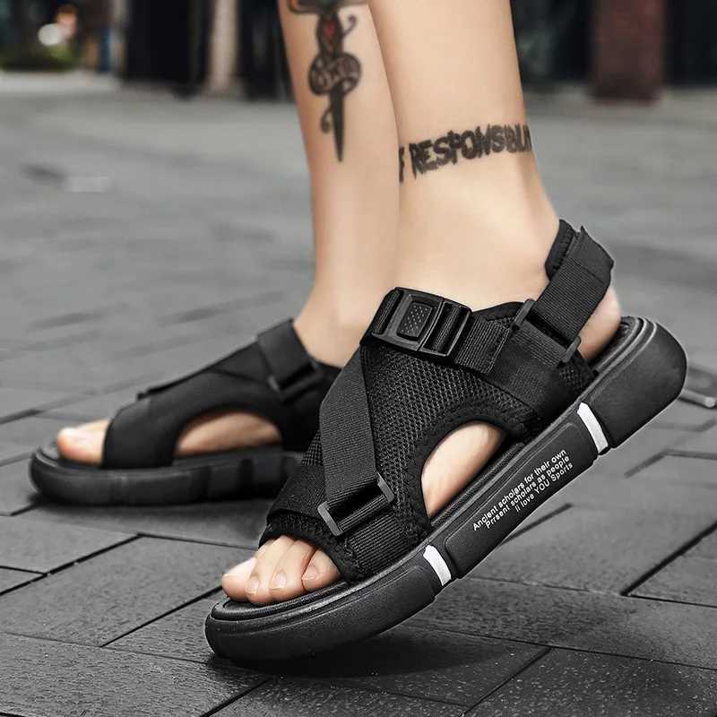 New Arrival Mens sandals summer new casual home slippers anti slip soft soled outdoor sandals fashionable beach shoes lightweight flip cover T250220