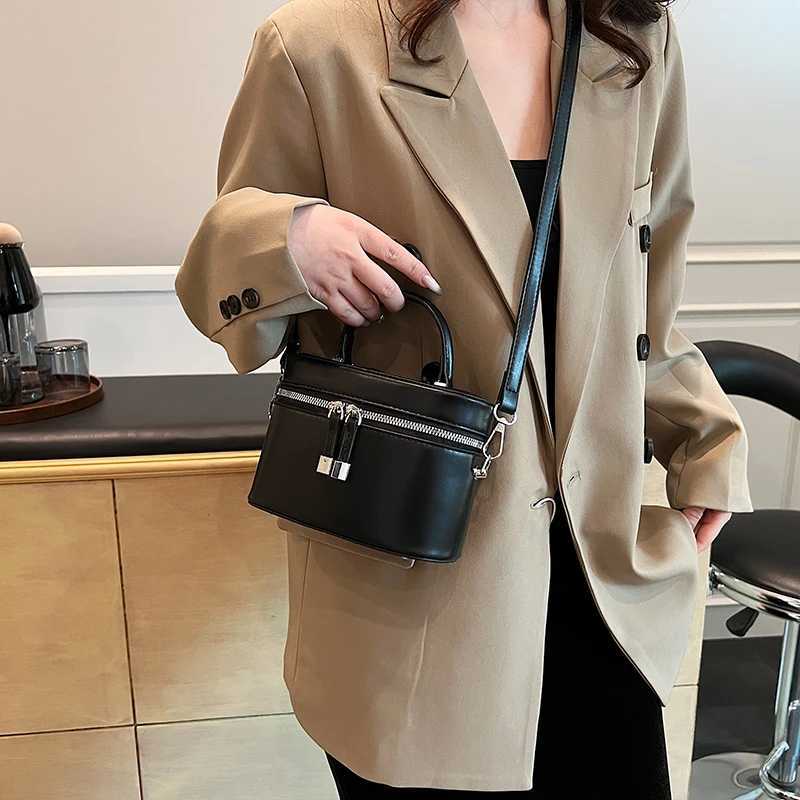 High end PU solid color shoulder bag storage bag stylish large capacity can hold cosmetics jewelry mobile phones Y250319