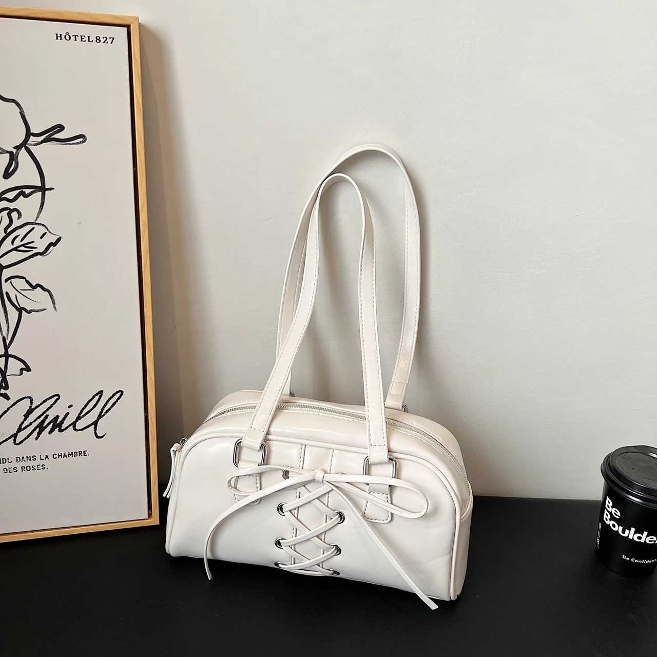 High end and large capacity bag for women 2024 new autumn and winter versatile single shoulder armpit bag hand-held Boston bag Y250320