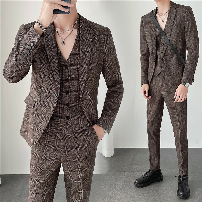 X220Elegant Men's Fall Seasonal Outfit - Classic Plaid Suit Trio Featuring a Modern Korean Touch
