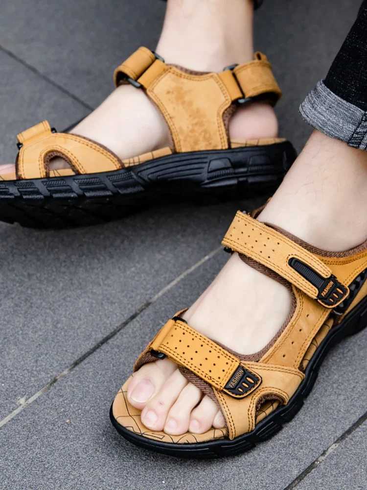 New Arrival Classic Mens Sandals Summer Genuine Leather Sandals Men Holidays Outdoor Casual Shoes Men Sandal Beach T250220