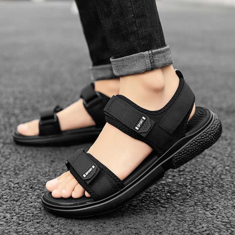 New Arrival Pair non-slip mens sandals summer new wear-resistant breathable simple white sole mens business beach shoes T250220