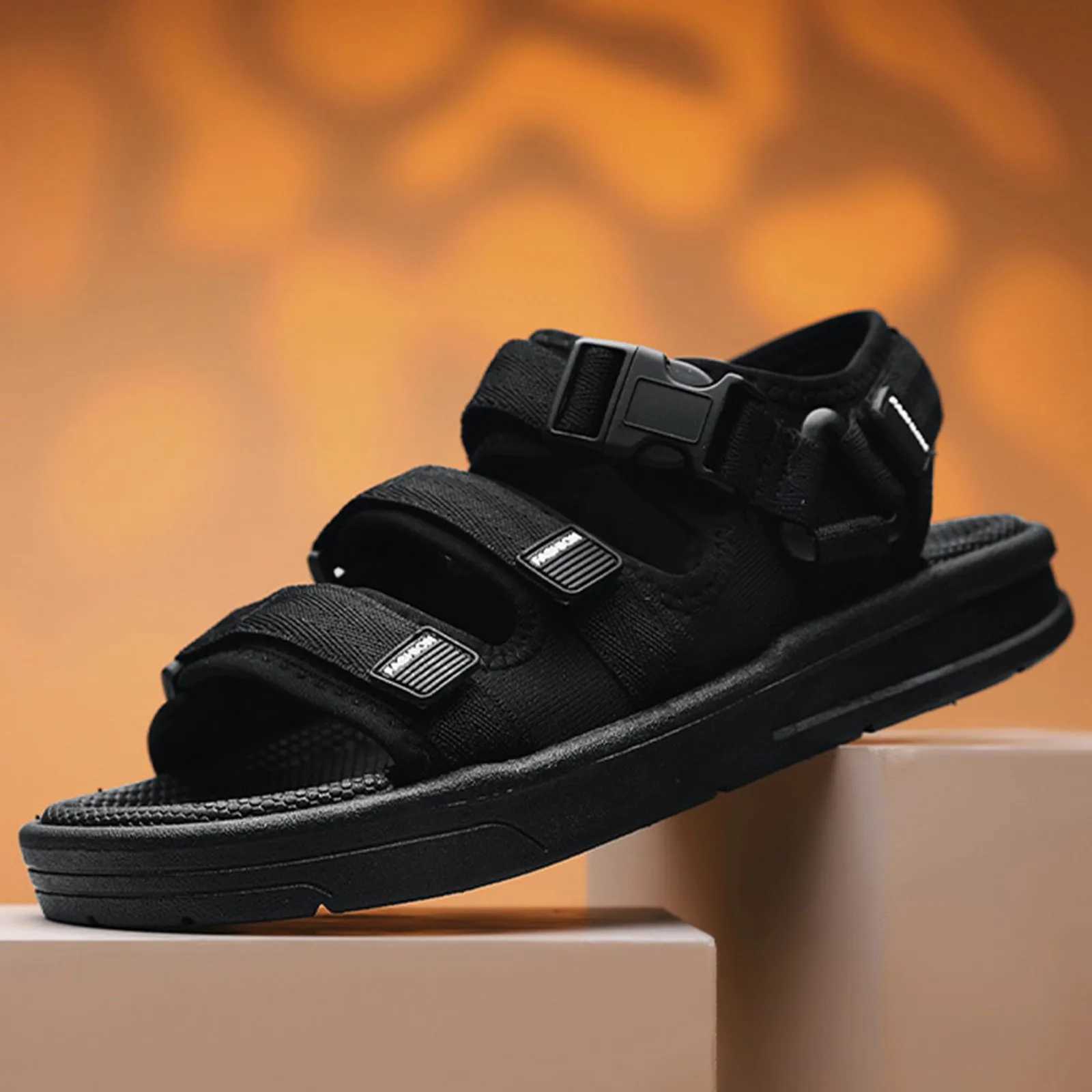 New Arrival Mens sports fashion buckle strap sandals outdoor casual beach shoes mens comfortable sandals T250220
