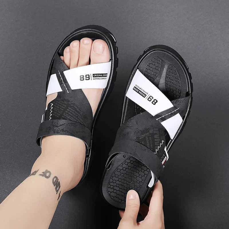 New Arrival Fashionable Casual Mens Sandals Dual Use Beach Shoes Plus Size Korean Style Outerwear Sandals For Men T250220