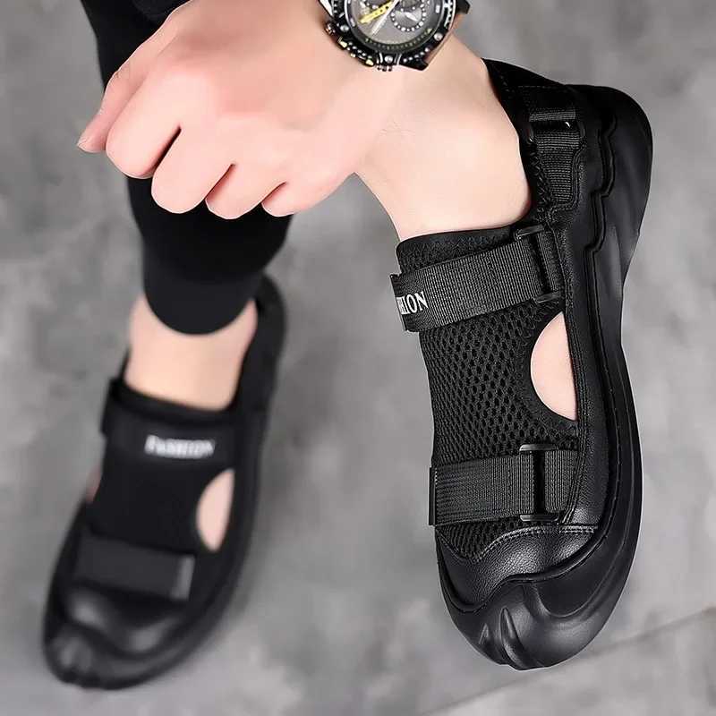 New Arrival Mens Sandals Summer New Leather Breathable Baotou Mesh Outdoor Casual Hole Shoes Tide Roman Non-slip Beach Shoes Men T250220