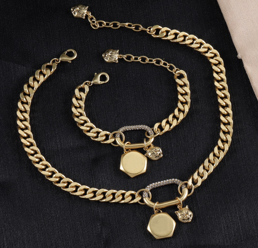Classic Designer Pendant Necklaces Gold Silver Plated Bracelet Fashion Cuban Chain Collar Choker Necklace Brass Material Women Party High Quality Jewelry Gift