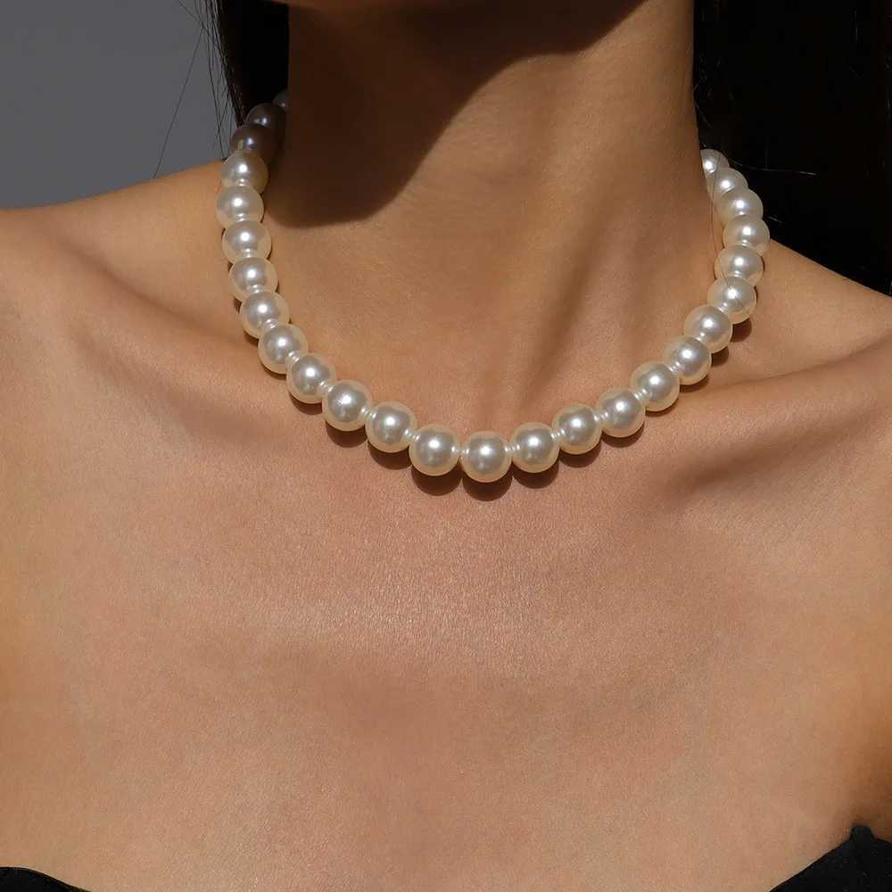 2023 Trend Wedding Party Jewelry Big Pearl Choker Necklace For Women Elegant White Imitation Pearl Necklaces X0172XJ250222