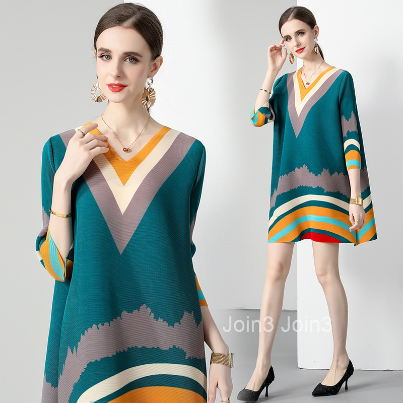 Miyake Summer Striped Slimming and Age Reducing Collar Medium Length Folded Word Skirt Simple Knitted Fabric Korean Edition