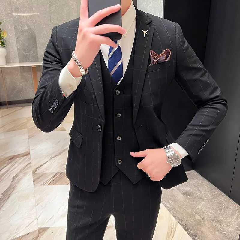 High quality fashionable handsome business casual (set+vest+mens) flat classic British style wedding three piece setXJ250222
