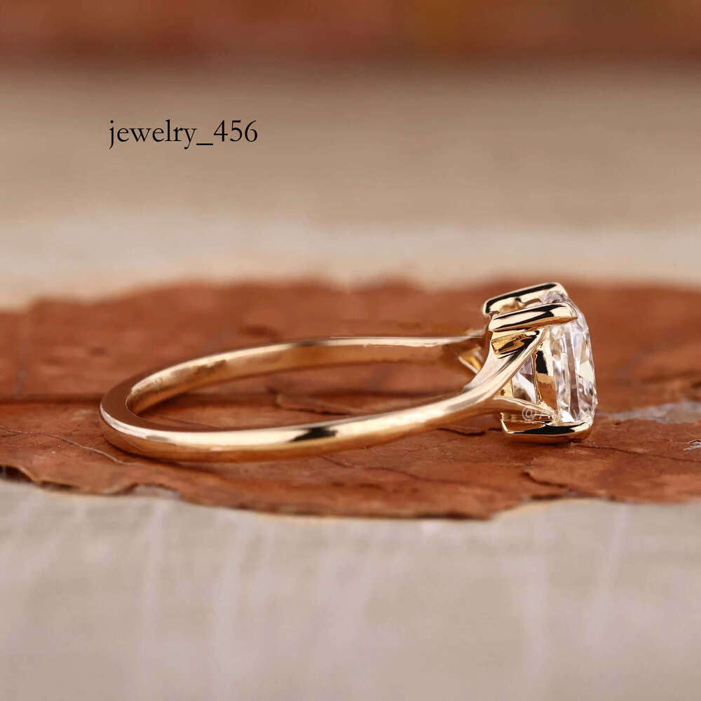 Factory Price Solid Sier Elongated Cushion Cut VVS Solitaire Engagement Custom Moissanite Wedding Ring
