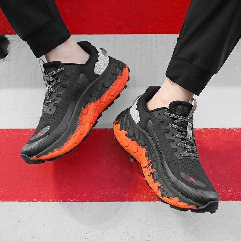 Professional Men Cross-country hot Hiking Non-slip Unisex Mountain Climbing Sneakers Good Quali Wen Hiker Shoes Z250301