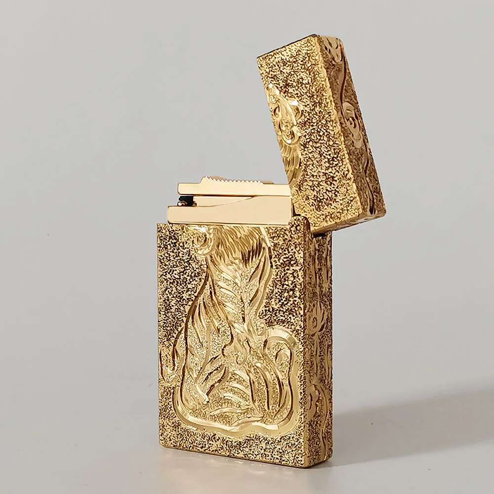 Top Selg Lighter Metal Brass Tiger Bright Sound Gas Butane Refillable Cool Smoking Cigarette Tools For Boyfriend Collection