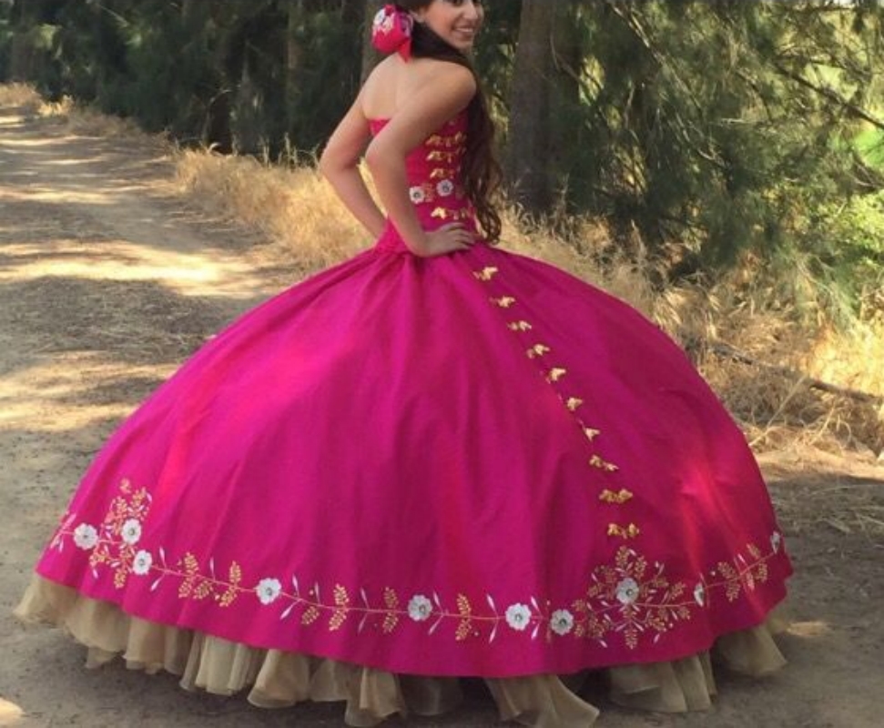 Gold Embroidery Mexican Charro Quinceanera Dresses Ball Gown Fuchsia Sweet 16 Dress Sweetheart Strapless Corset Prom Special Occasion Party Dress 2025