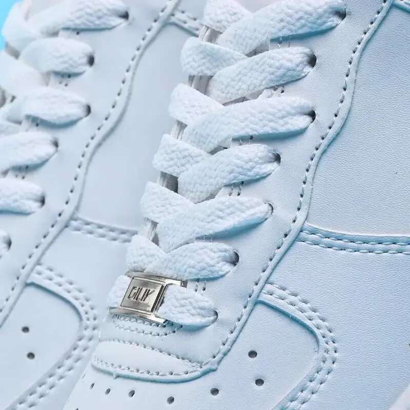 Spring-Summer Couples' Choice: Low Top Breathable 'Small White' - Chic & Lightweight Fashion Run ning S hoes