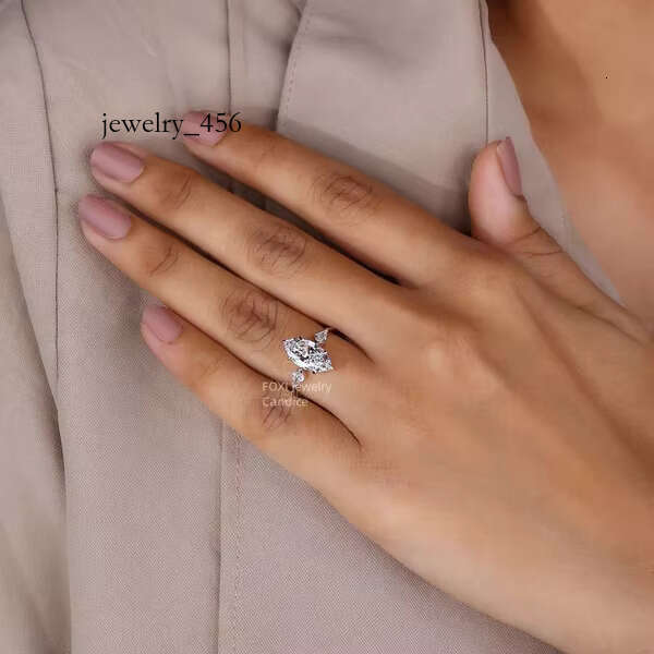 Custom White Gold Women's VVS Dia Eternal Moissanite Ring Round Shape Sterg Sier Wedding Engagement Party