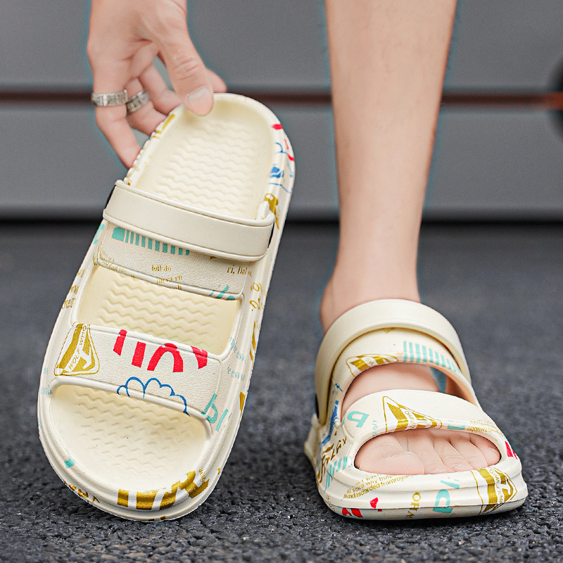 Free shipping new designer slippers for mens fashion Casual Beach non-slip wear resistant sandal slippers size eur 38-45 Wearing outside