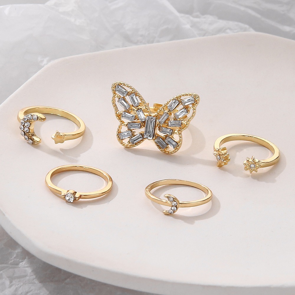 Elegant Sterling Silver Butterfly Ring Featuring Dazzling Cubic Zirconia for Ladies
