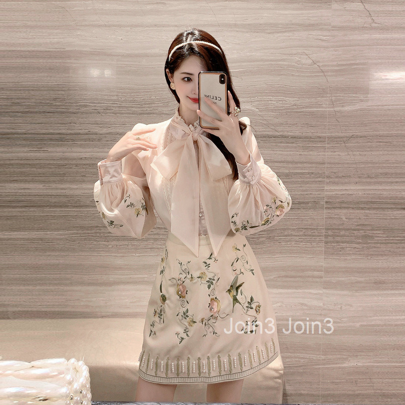 French court style embroidered lace up bow top womens sweet flower and bird shirt patchwork half skirt two-piece set