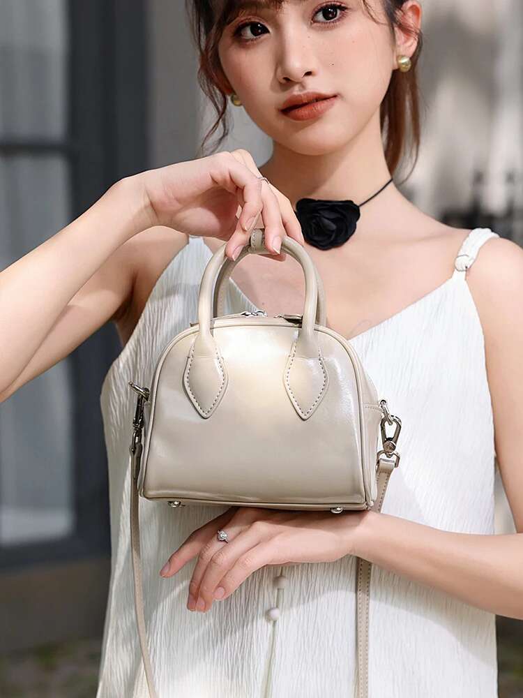 2024 New Metallic Design Gold Sier Small Boston Tote Shiny Cowhide Leather Women Shoulder Crossbody Bag 2 Straps Daily Handbag