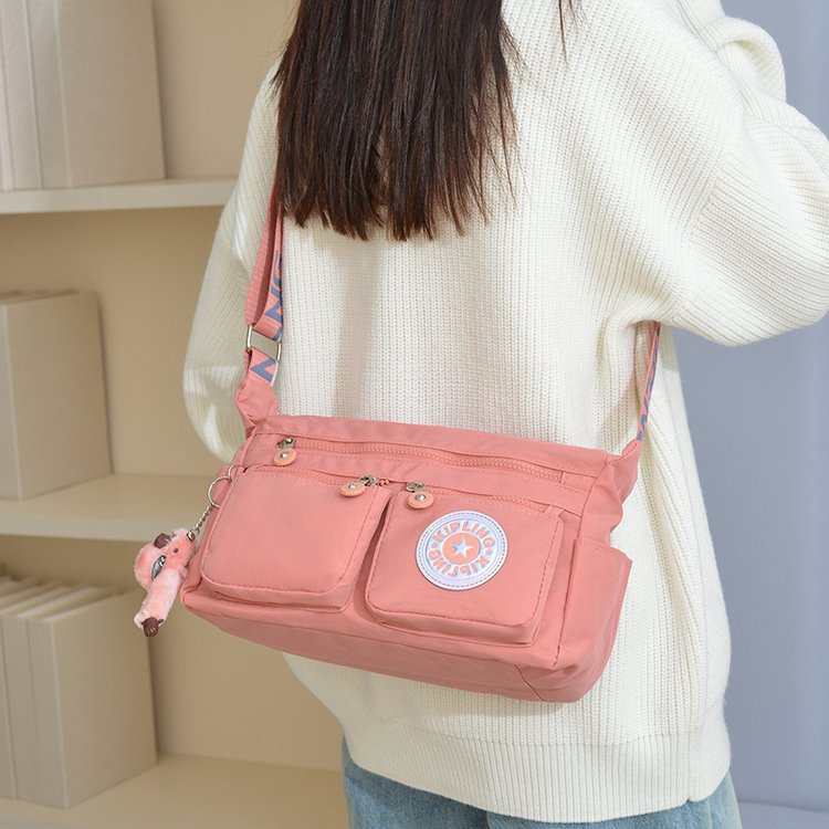 Designer 2025 New fashion men's and women's universal lightweight Waterproof large shoulder bag