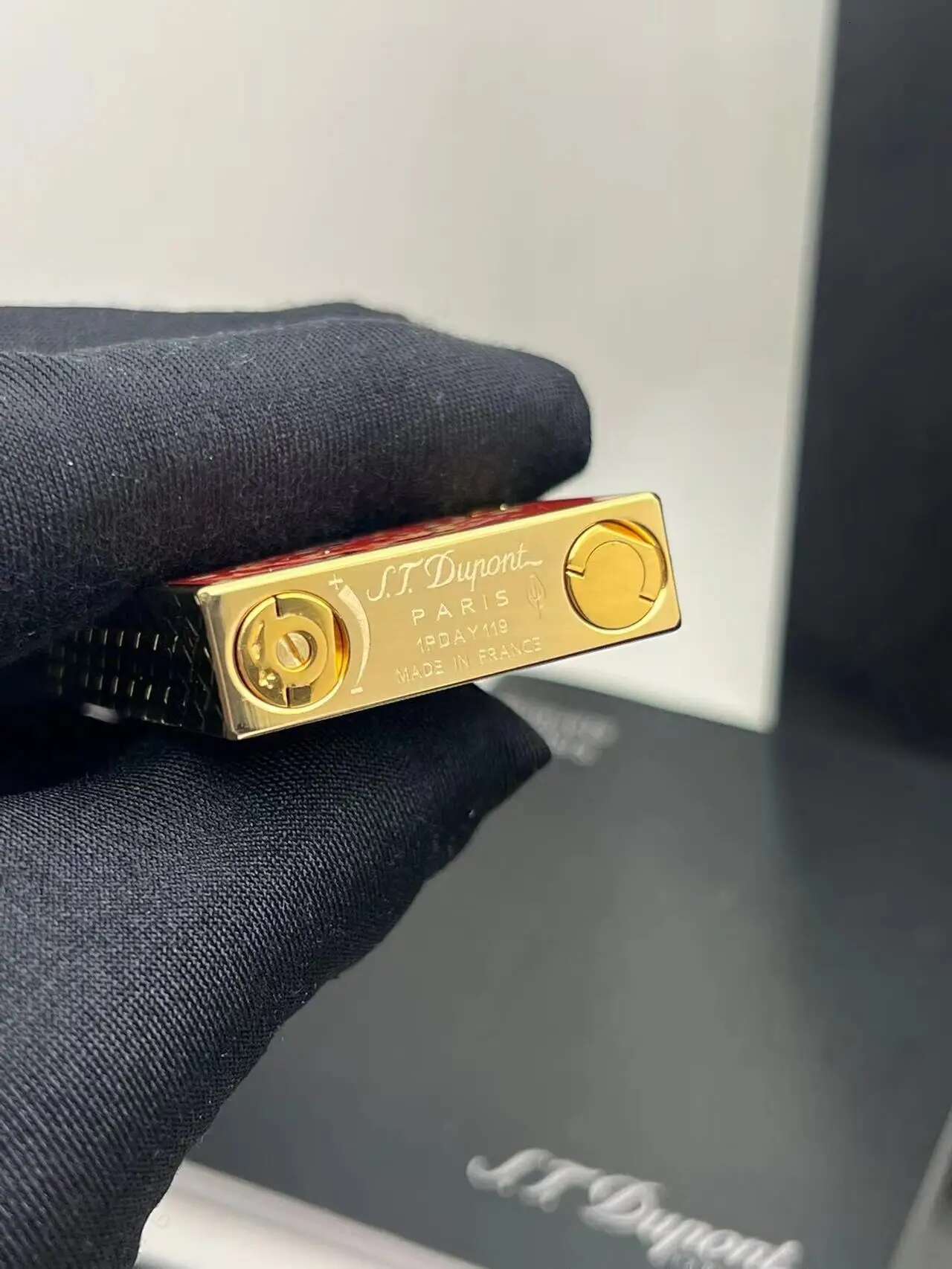 ST Dupont Classic Brass Gas Bright Sound Grinding Wheel Ignition Outdoor Iatable Lighter Smoking Accessories Gift Box