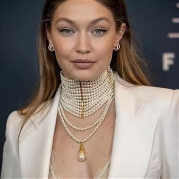 European American Luxury Multi-layered Freshwater Pearl Women's Necklace Designer Charm Sexy Pearl Tassel Women's Necklace